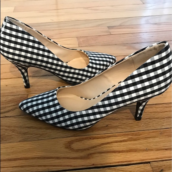houndstooth pumps heels